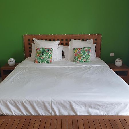 Chez Blandine Et Sylvain Bed & Breakfast Cascavelle Bagian luar foto