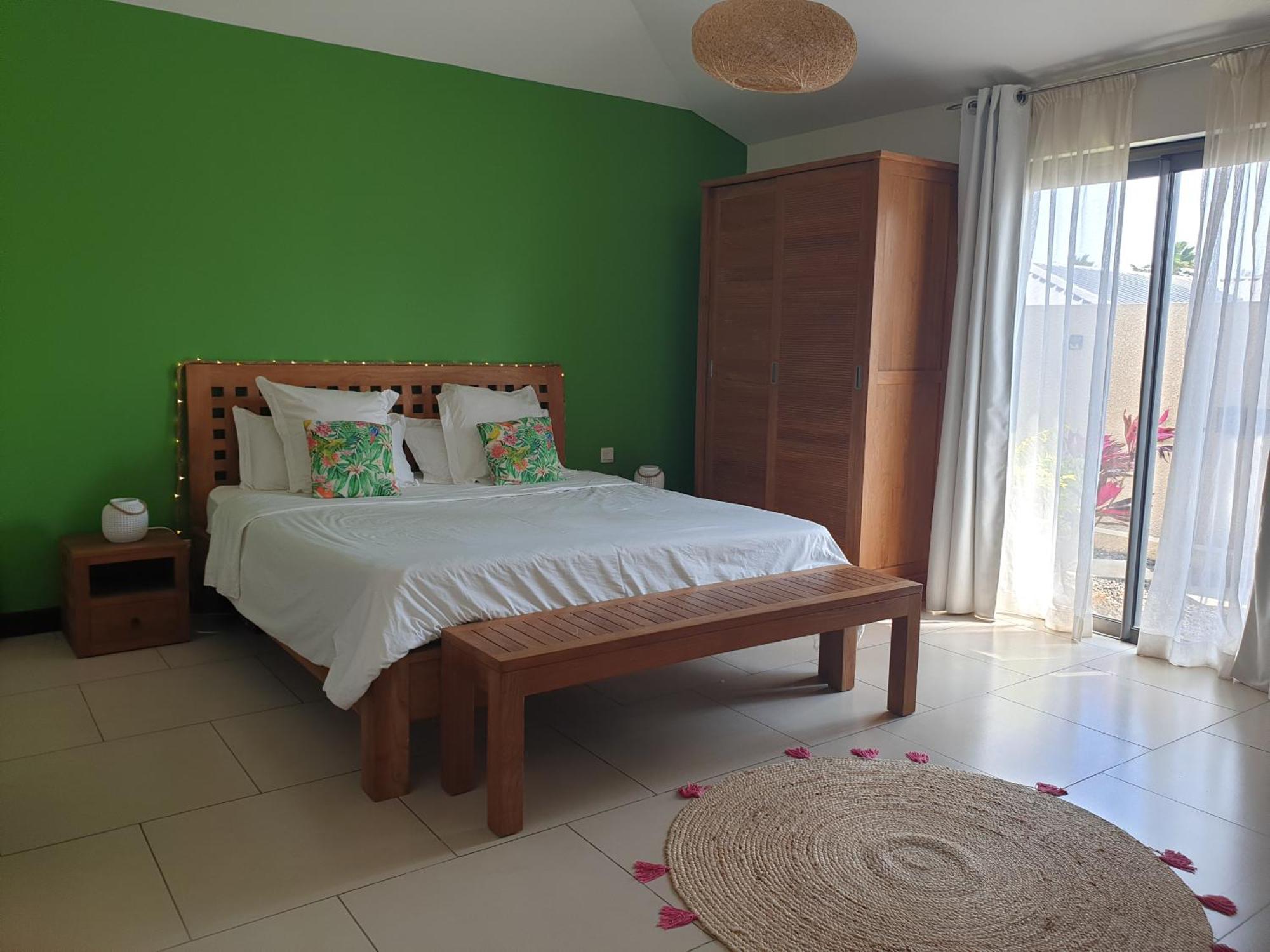 Chez Blandine Et Sylvain Bed & Breakfast Cascavelle Bagian luar foto